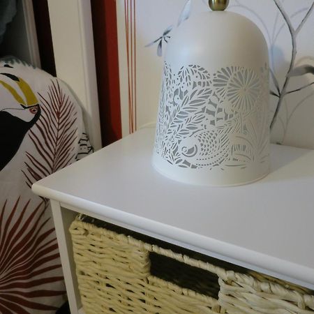 Les Bienfaits D'Harmonium Bed & Breakfast La Chapelle-Gaudin Room photo