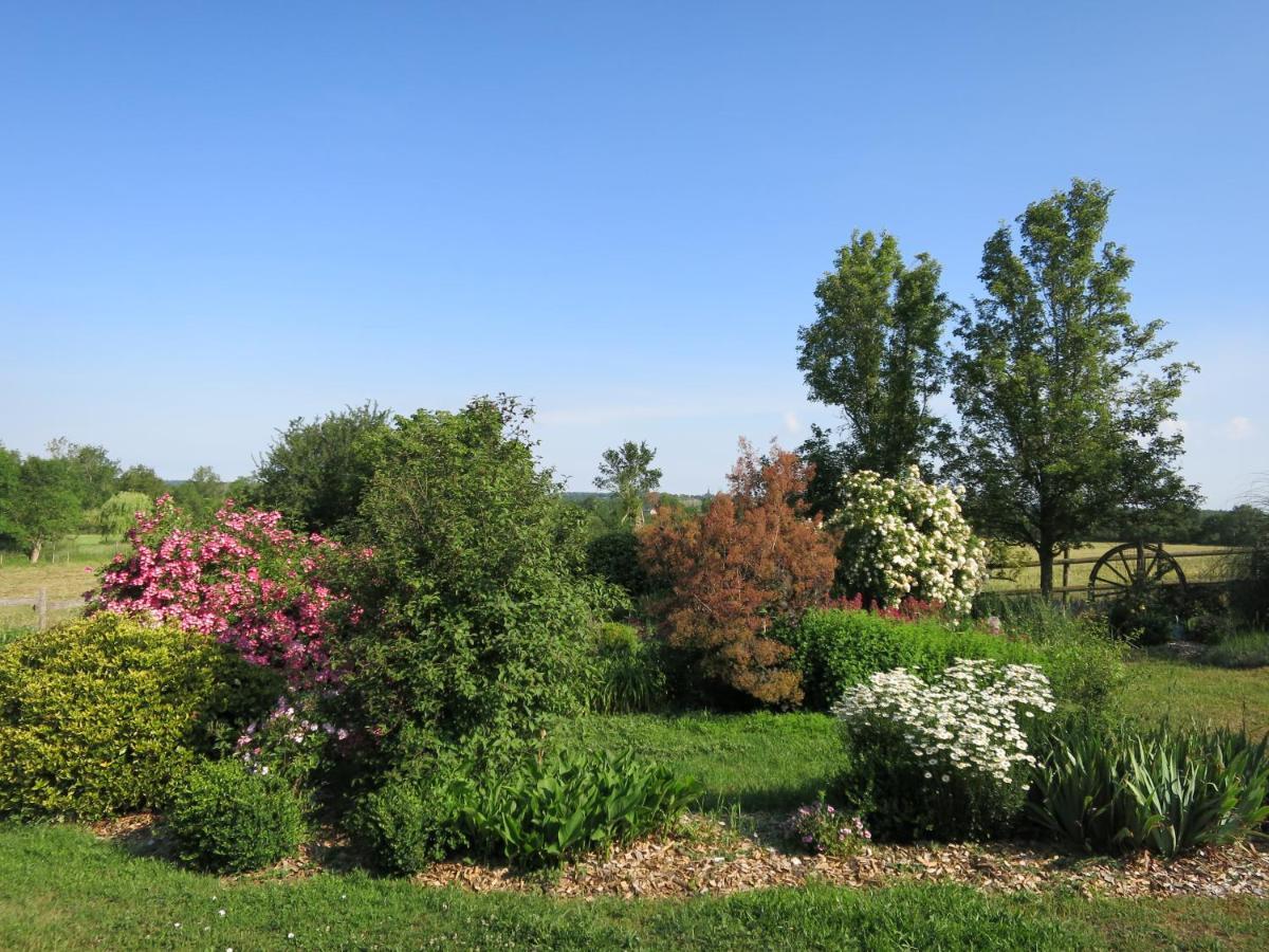 Les Bienfaits D'Harmonium Bed & Breakfast La Chapelle-Gaudin Exterior photo